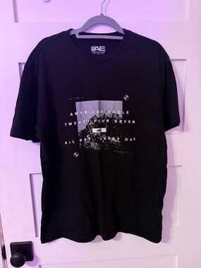 American Eagle Outfitters Black Graphic Short Sleeve Tee